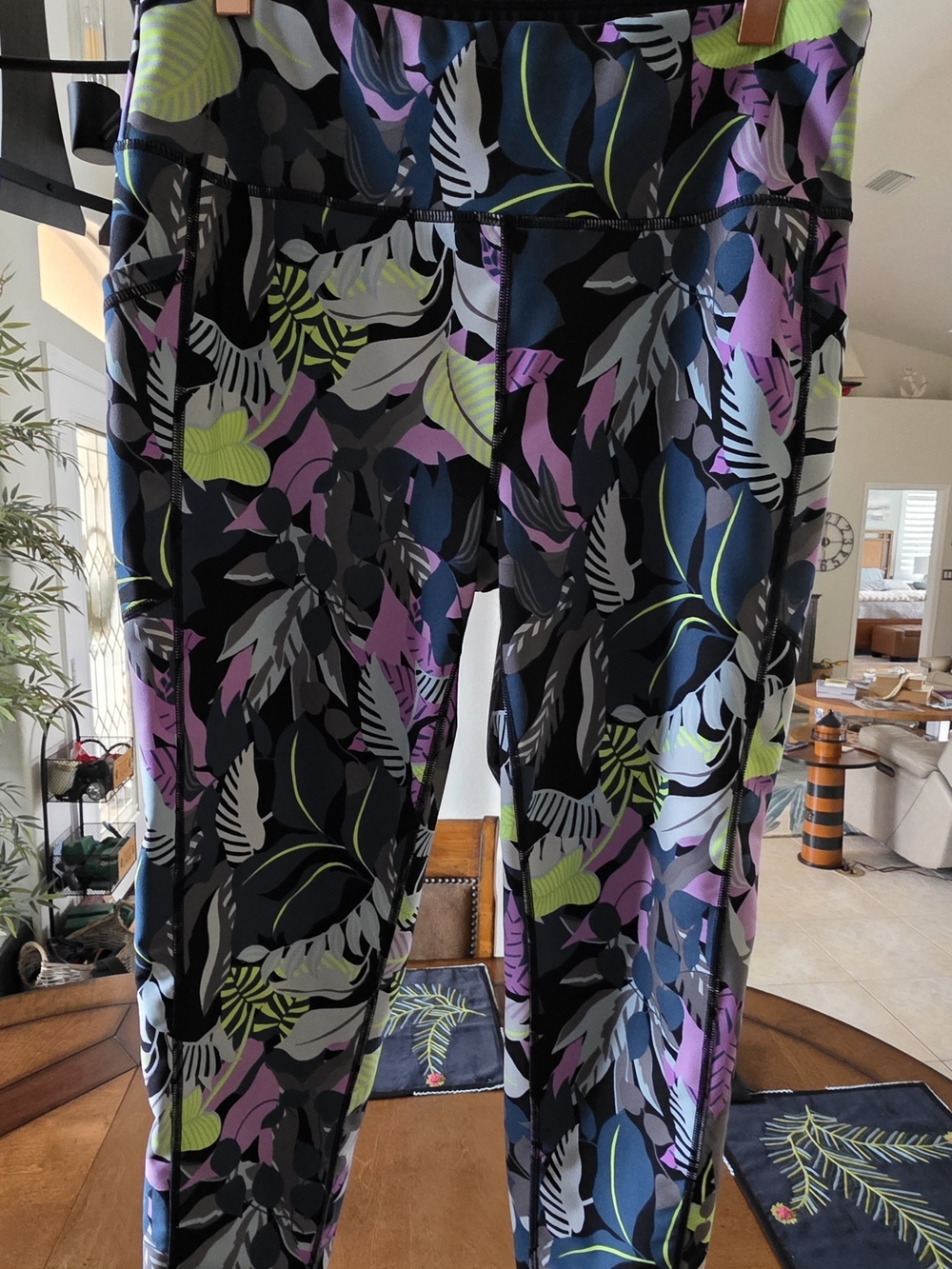 DKNY Multi Tropical-Leaf Performance Leggings
